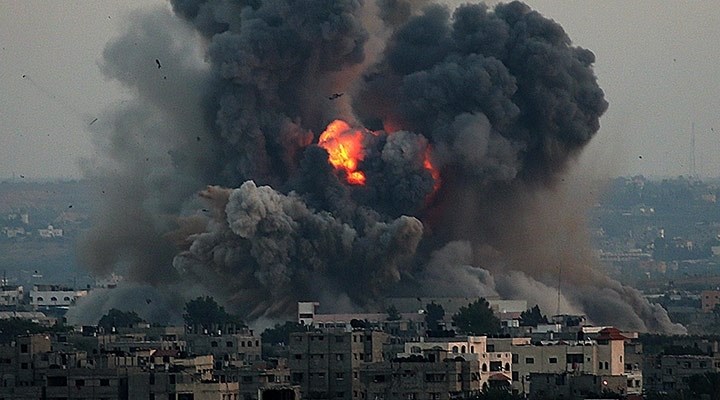 После ракетного удара со стороны Сирии Израиль ответил силой: мощный взрыв попал на видео