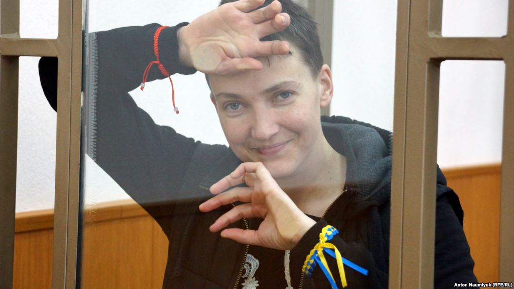 ​Савченко грязно обругала прокурора за сравнение ее с Ерофеевым и Александровым