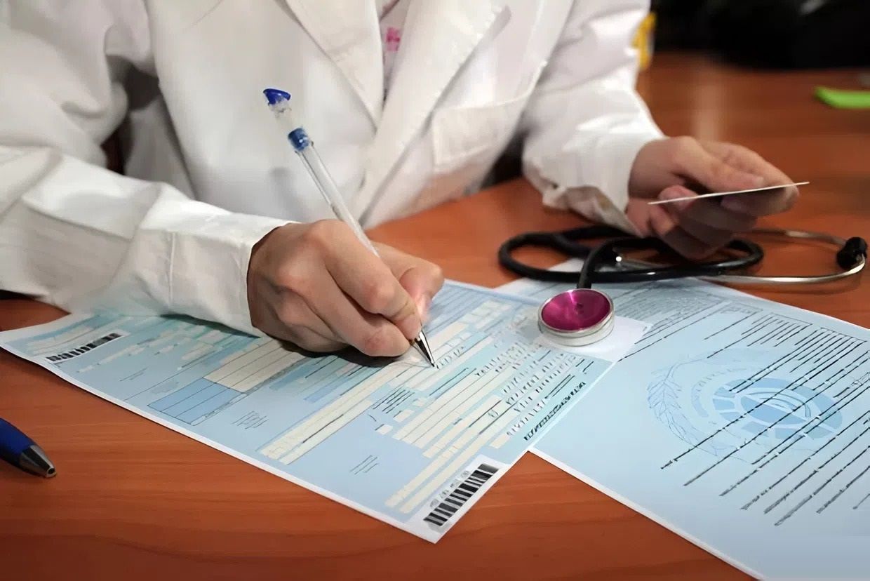 Оформление больничных в Украине изменят с 1 апреля: "нарисовать" справку уже не выйдет