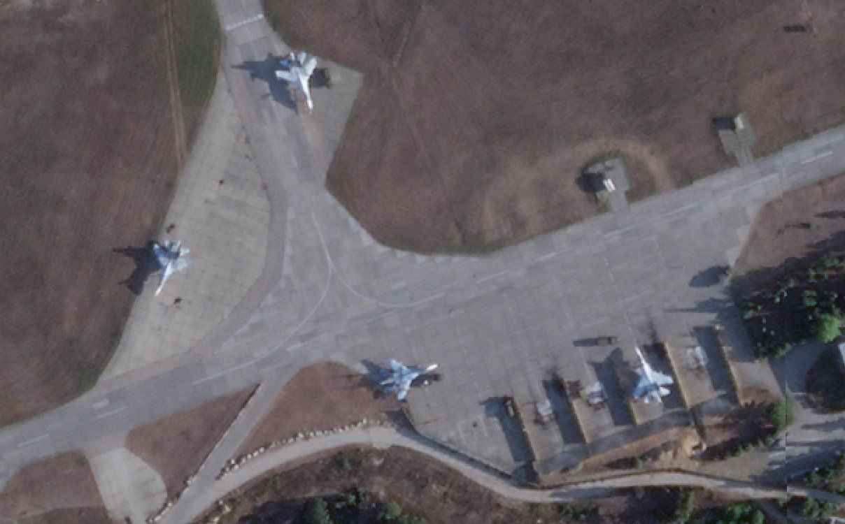 ​Уничтожено два "МиГа" и одна установка "С-400" на аэродроме Бельбек: СМИ озвучили полный отчет