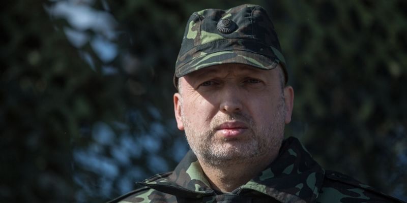 Обострение ситуации под Мариуполем: Турчинов в срочном порядке проверяет боеготовность украинских подразделений