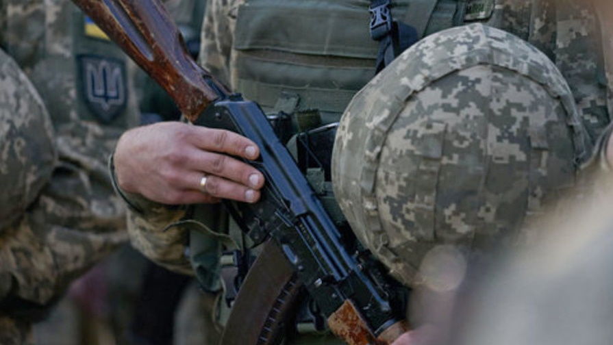 Гибридная армия РФ ударила по ВСУ на Донбассе – два бойца получили ранения