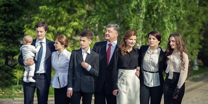 В погоне за сенсацией: российские СМИ утверждают, что родственники невестки Петра Порошенко поддержали аннексию Крыма