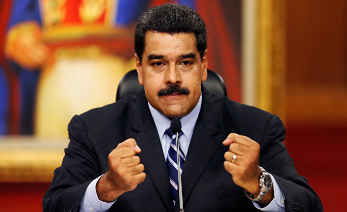 Мадуро требует верности и подчинения от армии Венесуэлы на фоне революции в стране