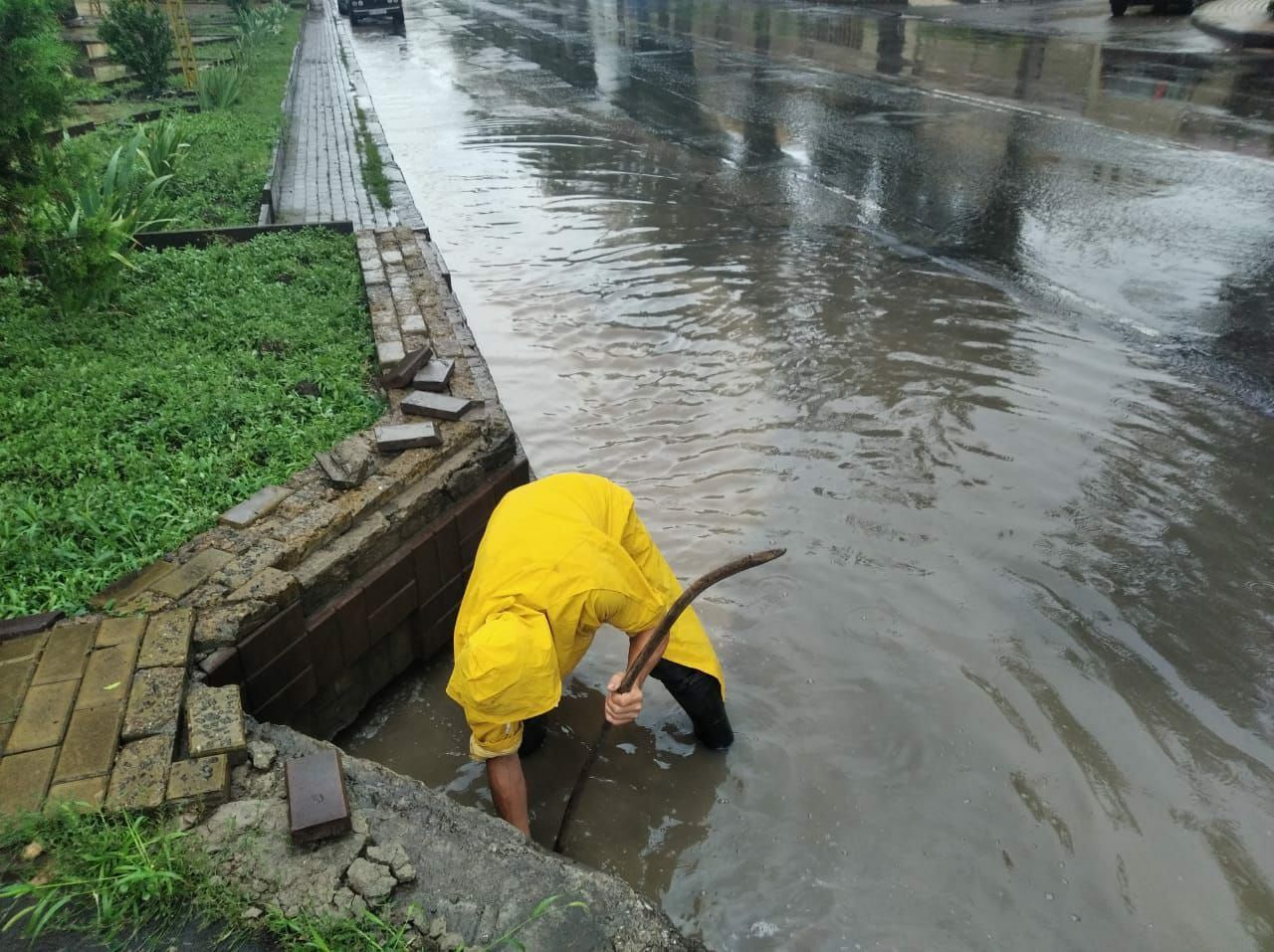 Одесса "ушла под воду" из-за непогоды: выпало рекордное число осадков