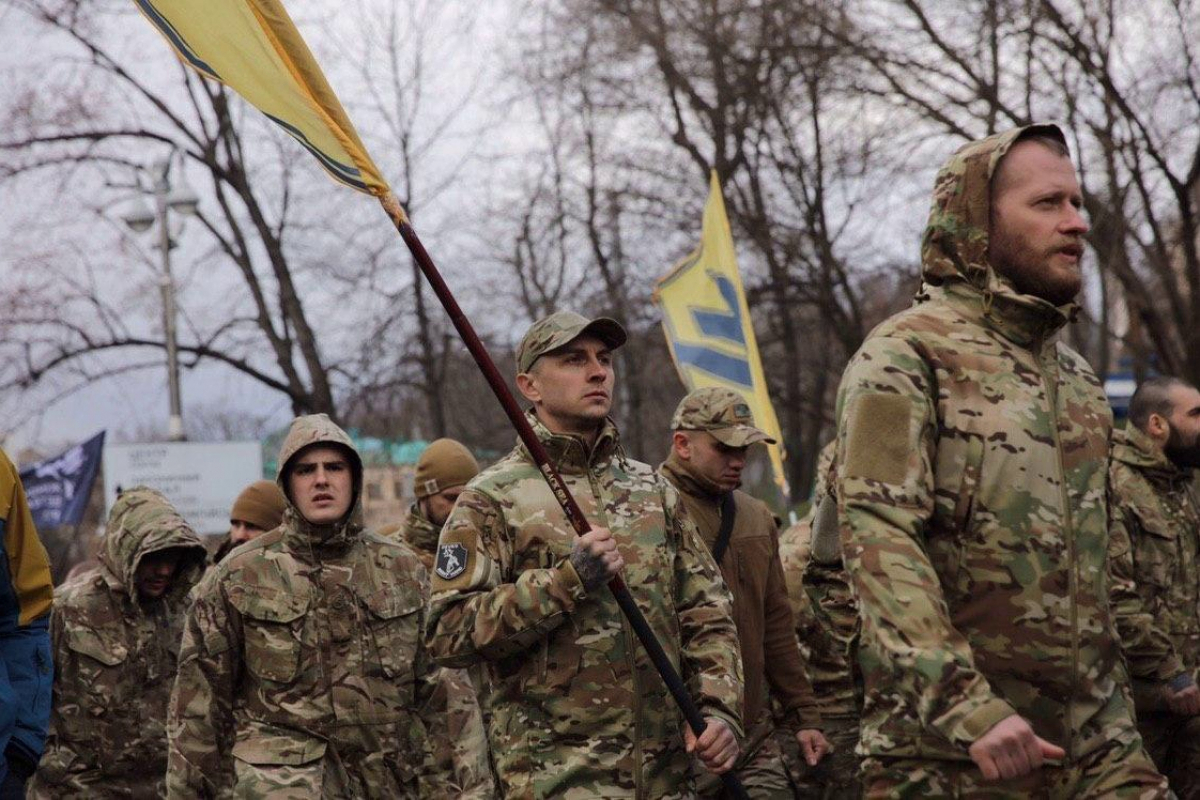 Факельное шествие к посольству России в Киеве: онлайн-трансляция Марша ветеранов АТО