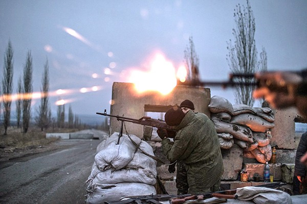 Силы АТО продолжают вытеснять боевиков с занимаемых позиций в оккупированном Донбассе: в рядах ВСУ с начала суток потерь нет