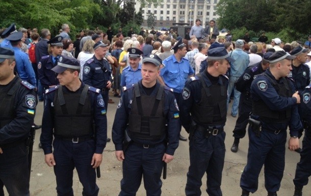 В Одессе устанавливают металлоискатели, суд ограничил проведение мероприятий, полиция переведена на усиленный режим 