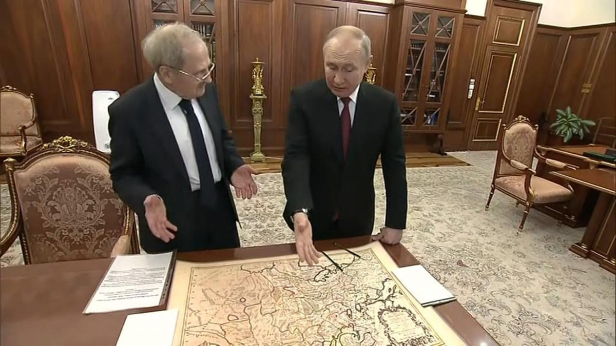 ​В РФ следует лучше изучать историю соседних стран: на карте, показанной Путину, Украина все-таки есть