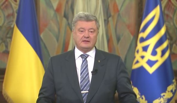 Порошенко: "У Украины другой сценарий, "пальцы веером" Московский Патриархат здесь больше расставлять не будет"