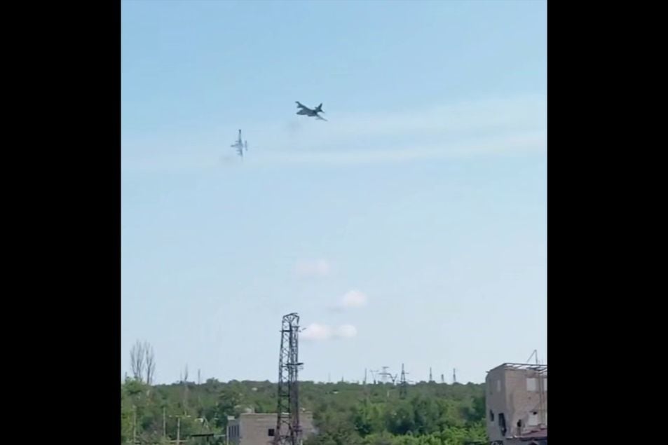 ​"Френдли фаер" на камеру: российский Су-25 под Соледаром уничтожен своим же бортом