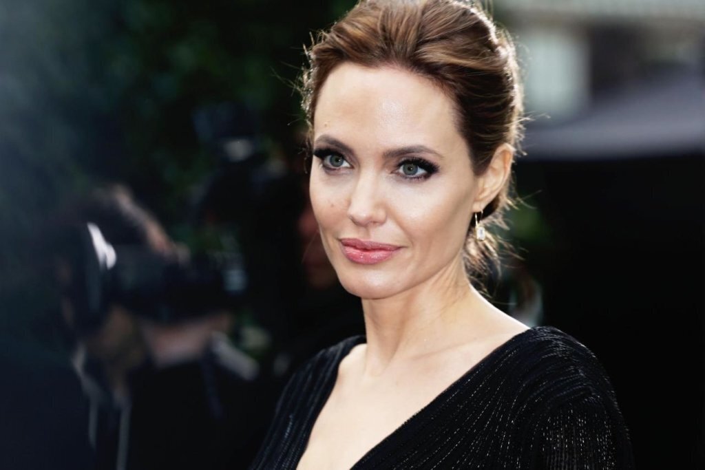 Анджелину Джоли экстренно госпитализировали, врачи не дают шансов