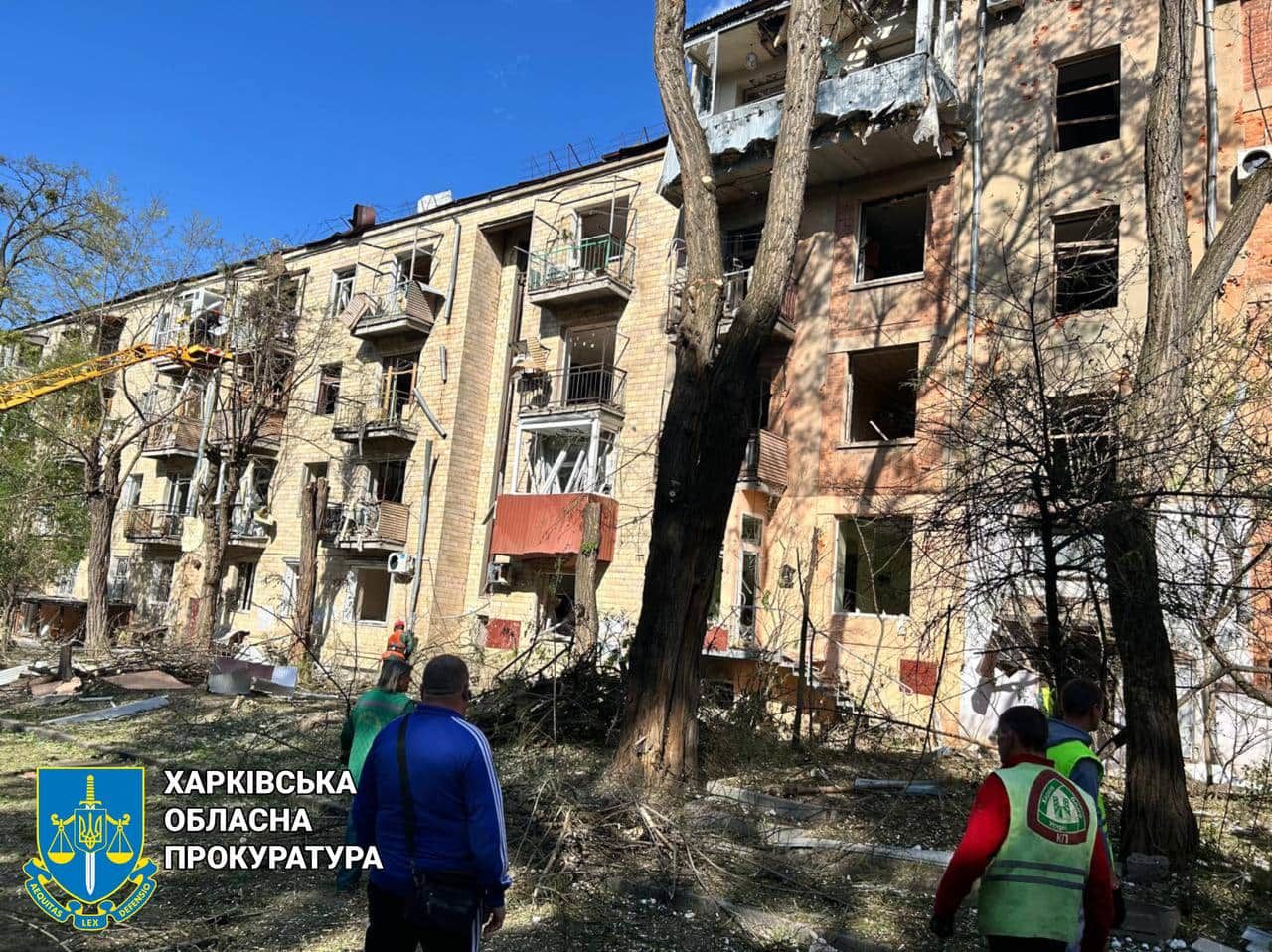 В результате удара армии РФ по Харькову количество пострадавших продолжает расти