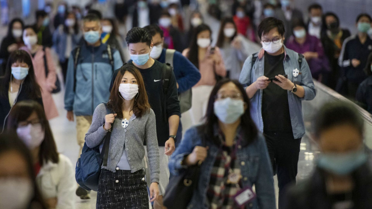 Китай повертає масковий режим через новий вірус: у країні тисячі хворих