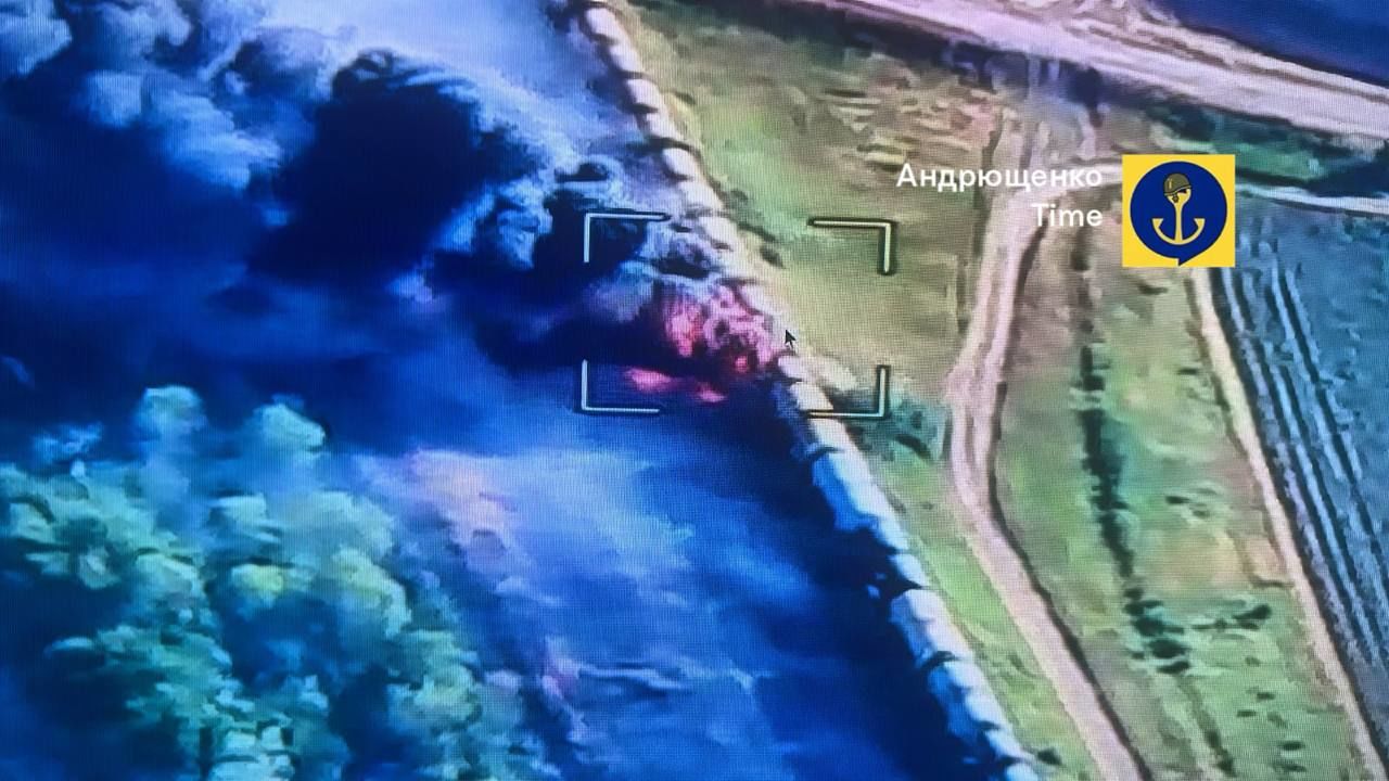 Под Токмаком ГУР сожгло поезд армии РФ с топливом, дым видели на 20 км