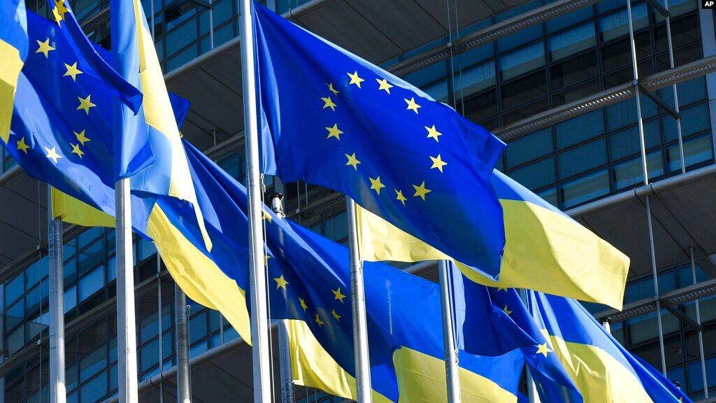 ЕС не отдаст Украине доходы от замороженных активов РФ, полученные за два года, – СМИ