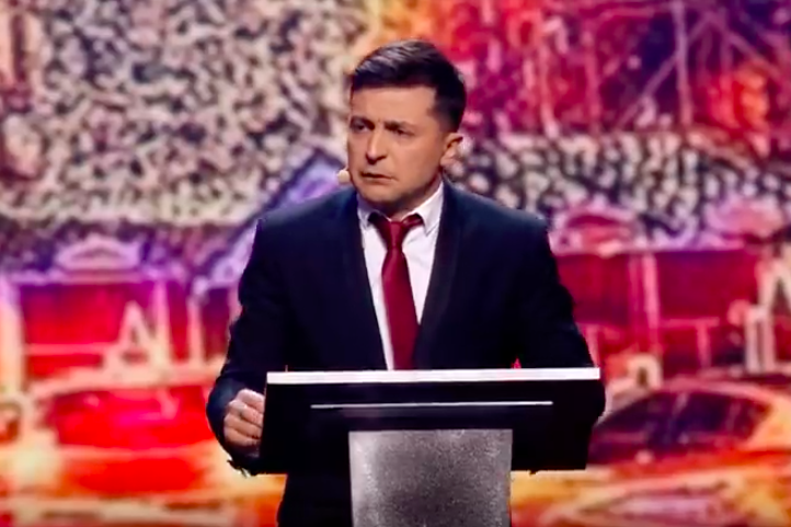 ​"Термос" вместо "Томос" и собачий лай: "шутка" Зеленского об автокефалии возмутила всю Украину - кадры