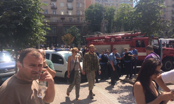 Борьба за "Батю": активисты перекрывают Крещатик, на очереди отправка делегации к Луценко - Мосийчук