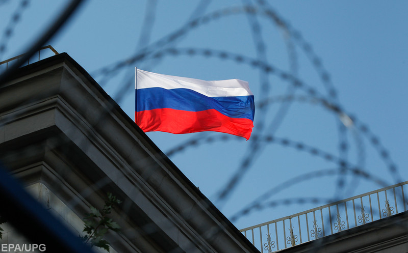 Вашингтон продолжает медленно затягивать петлю на шее Москвы: стало известно, как новые санкции США отразятся на военной отрасли РФ