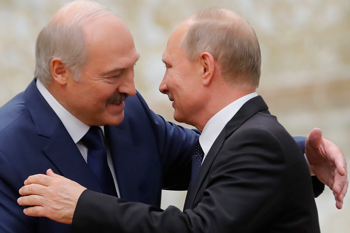 ​После признания Лукашенко о COVID-19 в Кремле быстро ответили: Песков рассказал, что с Путиным