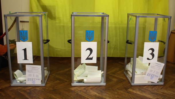 Порошенко призывают ввести чрезвычайное положение из-за срыва выборов в Мариуполе и Красноармейске
