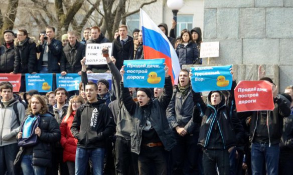 "Космонавти" у центрі Москви: до протестувальників застосували сльозоточивий газ, затримано більш ніж 700 людей