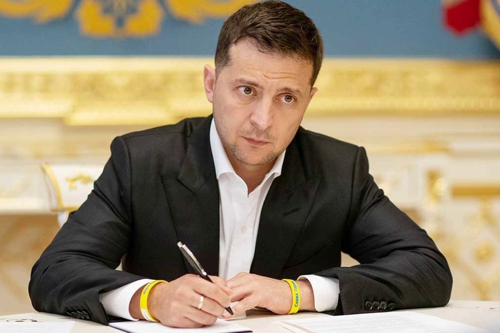 "Сломали только собственные зубы", - Зеленский рассказал Украине о достижении и "третьей ценности"