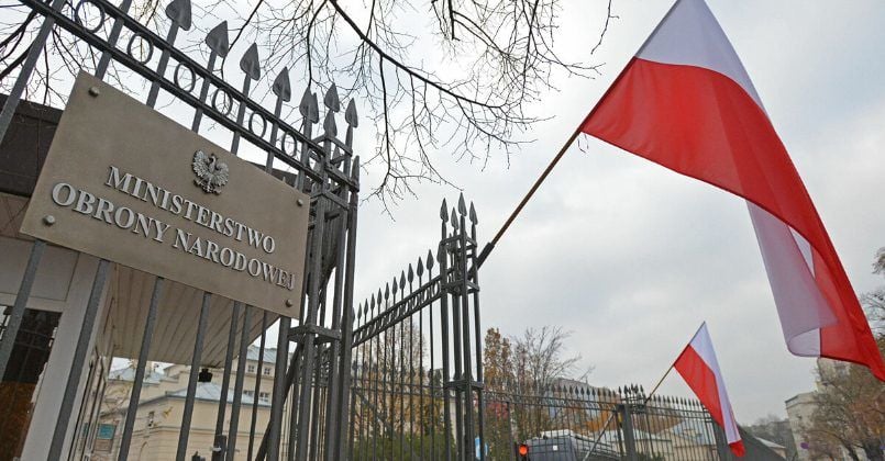 Польша готовится сбивать дроны РФ над Украиной без разрешения НАТО и Евросоюза – Euractiv