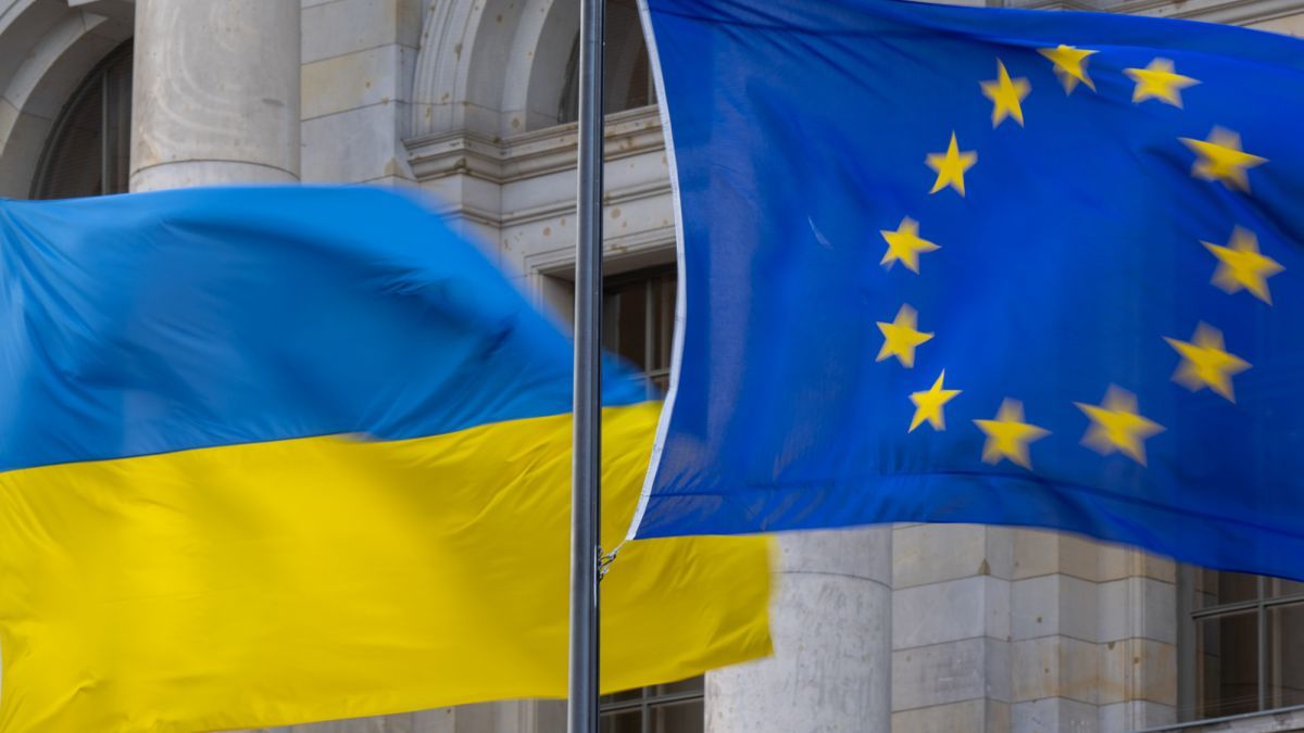 Финансовая опора на годы: ЕС готовит создание крупнейшего фонда помощи Украине – Bloomberg 