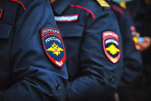В Крыму кавказцы заблокировали трамвай и избили пассажира - полиция предпочла не вмешиваться