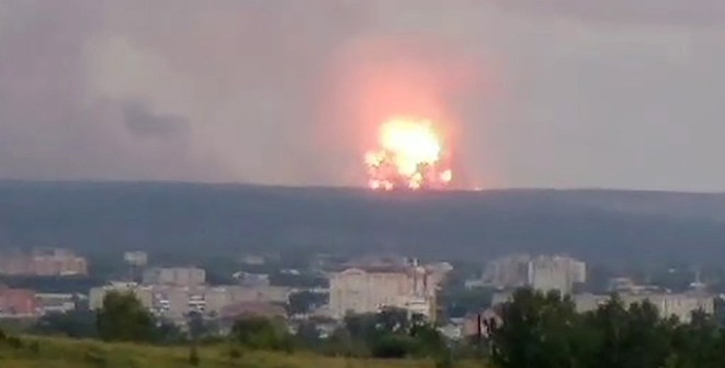 Земля усеяна тысячами снарядов, без вести пропало много военных: новые подробности о взрыве военных складов в Ачинске