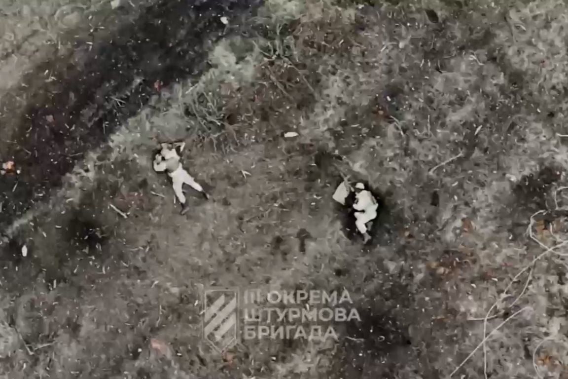 ​Минус 23 оккупанта: ВСУ показали поле под Бахмутом, усеянное телами солдат РФ