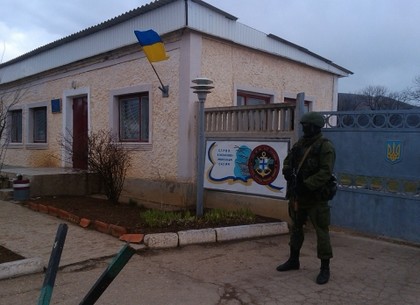 На улицах Харькова вооруженные военные проводят учения