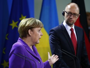 Cегодня Яценюк встретится с Меркель