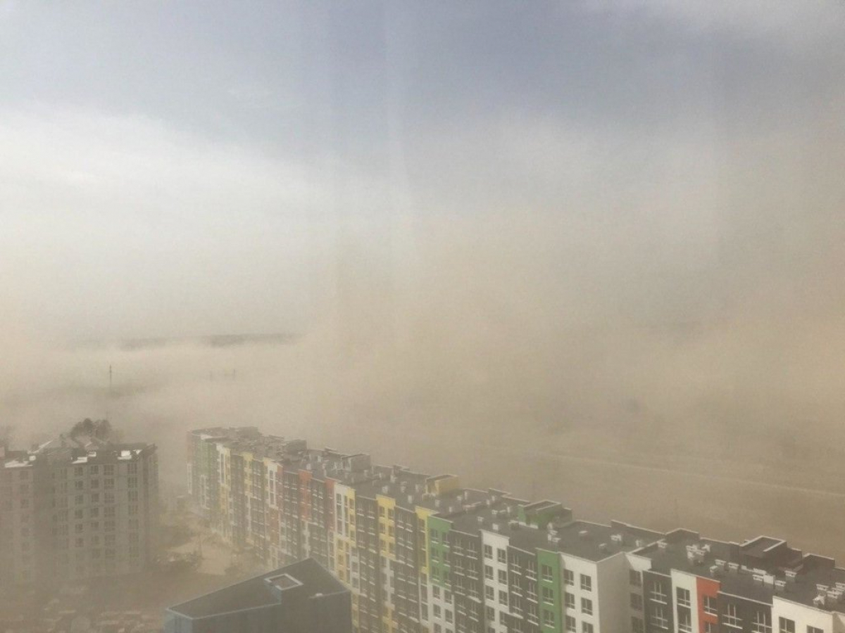 Пылевая буря и дым из Чернобыля в Киеве: насколько загрязнен воздух
