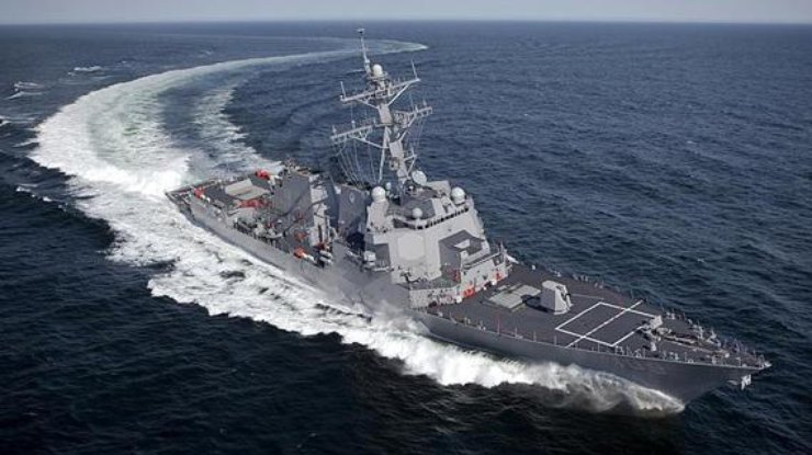 Конфликт США и Китая может перейти в военную плоскость: корабль ВМС КНР атаковал американский эсминец 