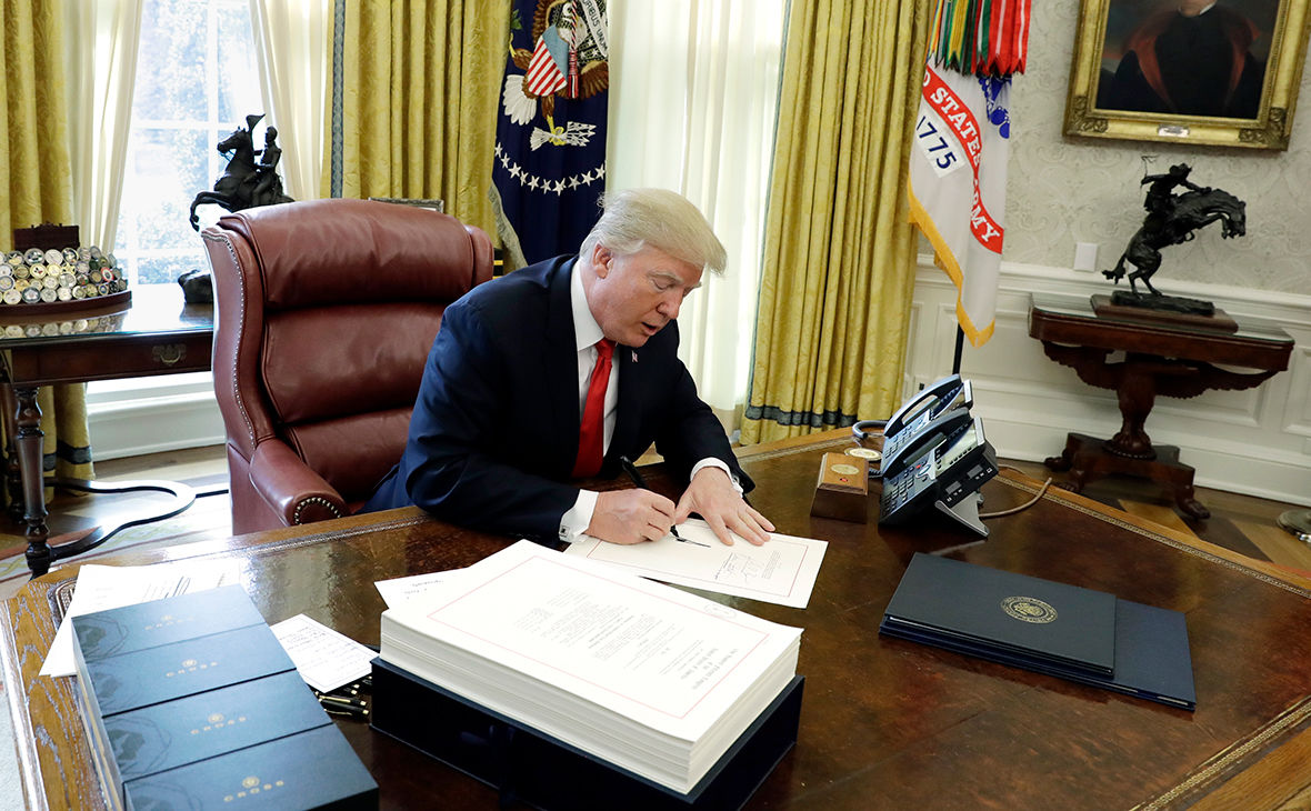 Країнам БРІКС загрожують 100%-і мита від США: Трамп озвучив головну причину свого рішення