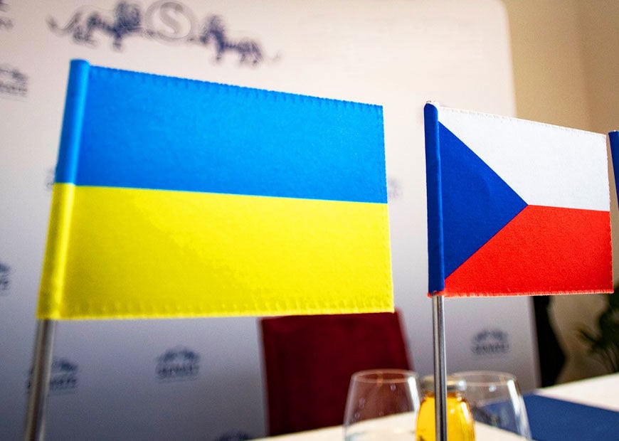 "Это флаг свободы", – посол Василий Зварич поблагодарил чешский народ за поддержку Украины