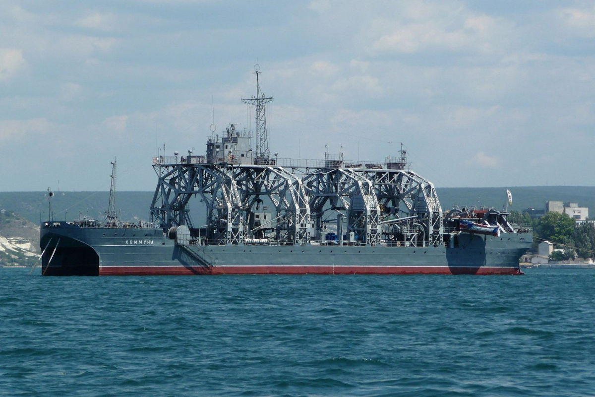 "Старика" добили: в Севастополе под удар попал корабль "Коммуна" ВМФ РФ, спущенный на воду в 1913 году