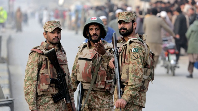 Сепаратисты расстреляли не менее 20 спящих человек в Пакистане