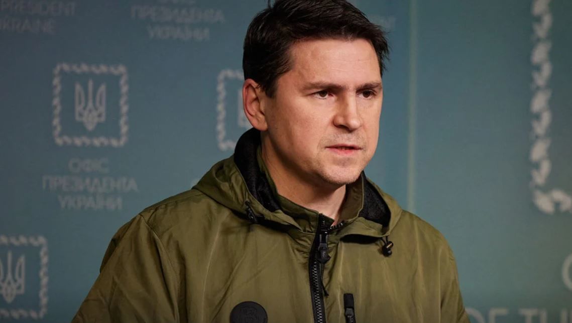 У Зеленского прокомментировали взрывы на авиабазах Энгельс и Дягилево, дав совет Кремлю