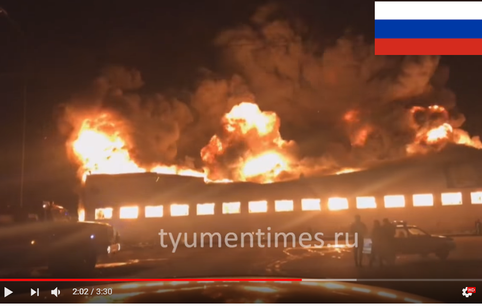 В России вспыхнул еще один крупный пожар в ТЦ, произошло обрушение крыши: очевидцы опубликовали видео - кадры