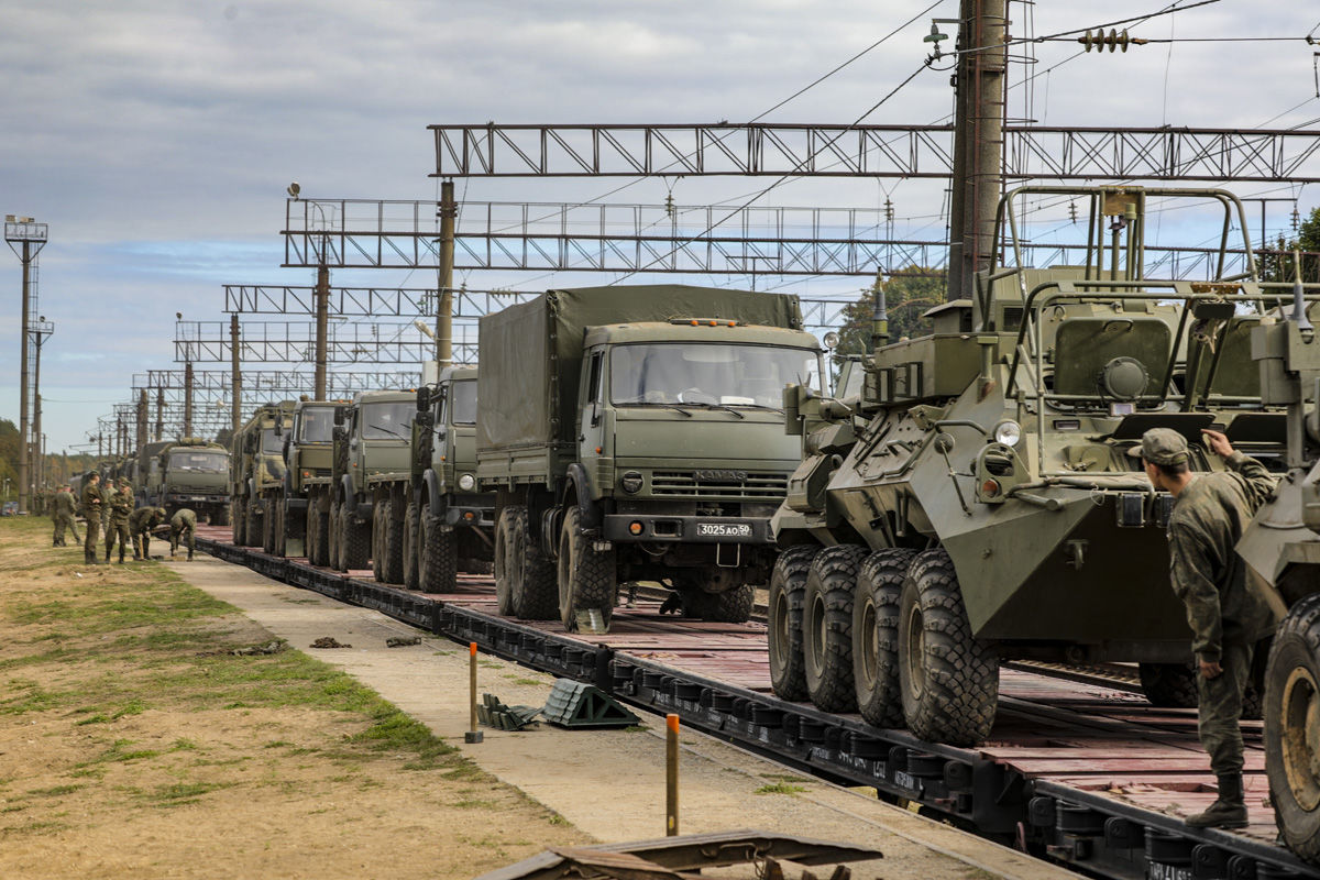 На кордоні з Україною помітили російську військову техніку з незвичайним маркуванням