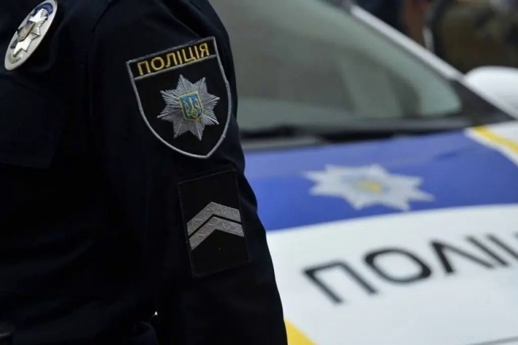 Сдали нервы: в Киеве мужчина кидался на полицейскую и матерился из-за репетиции парада