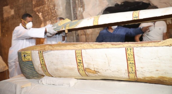 Египтологи обнаружили невероятные мумии в 3500-летней усыпальнице – кадры