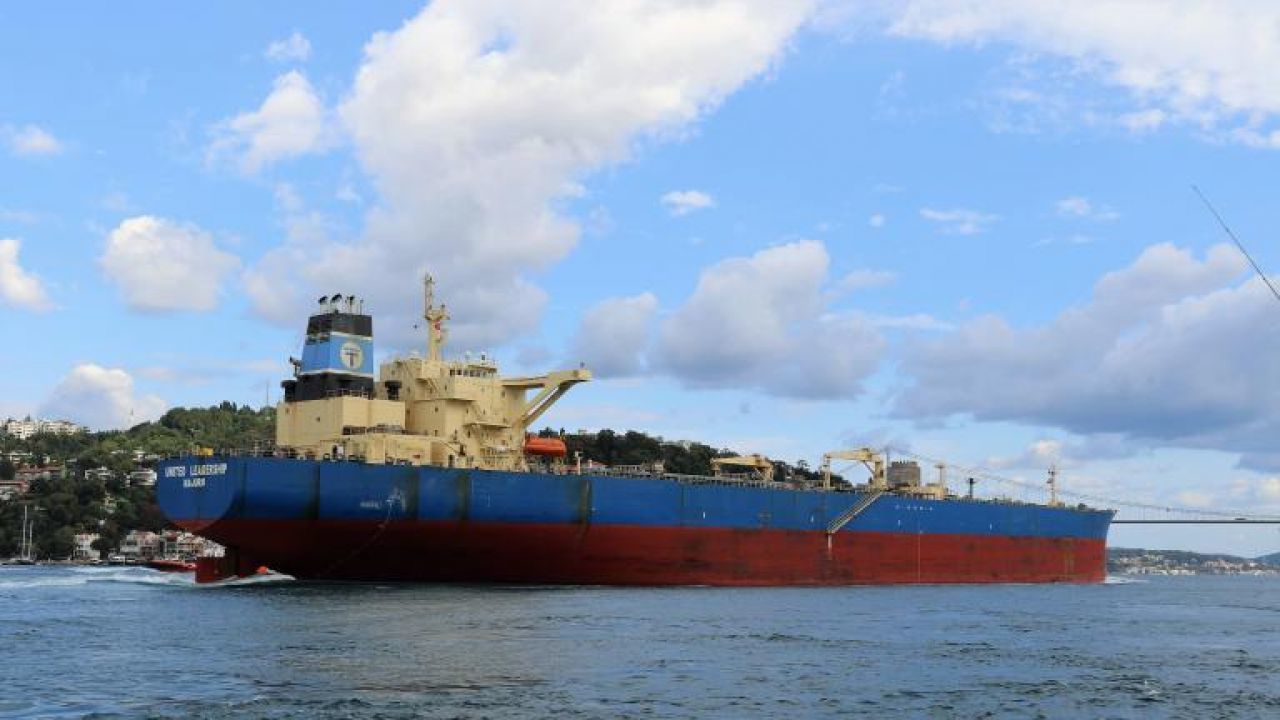 Атака на связанный с Россией танкер Elbus: Reuters узнало, куда целился дрон