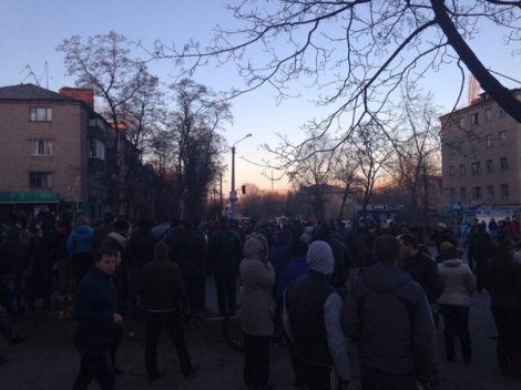 В Константиновке подожгли общежитие ВСУ и штурмуют казарму