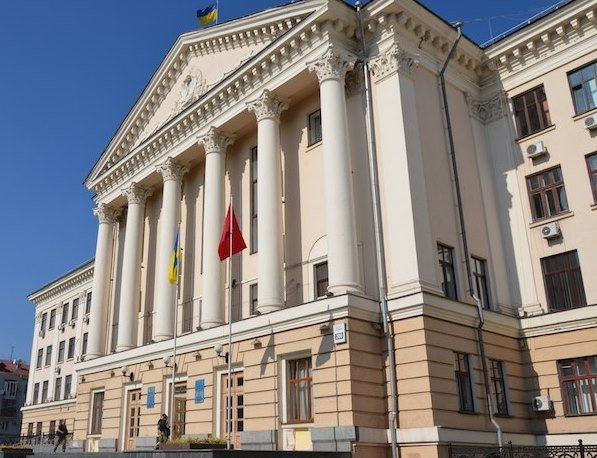 СБУ проводит обыски в здании мэрии Запорожья: чиновников подозревают в передаче секретной информации боевикам на Донбассе