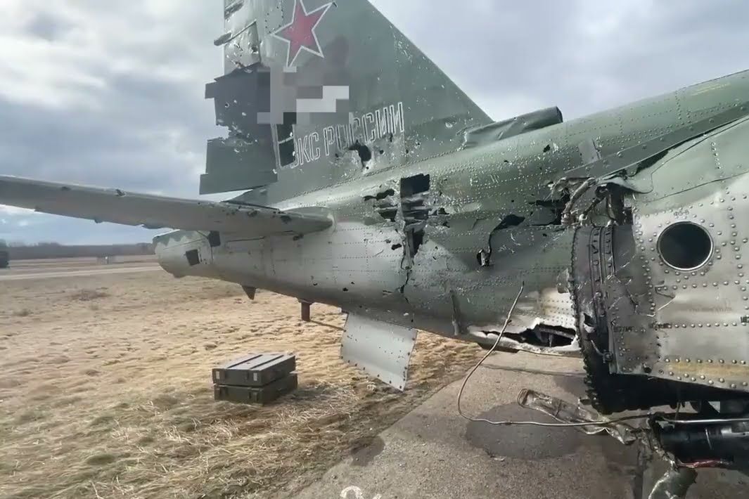 ​"Еще одна авария", - Z-канал сообщил о самоликвидации российского штурмовика "Су-25"