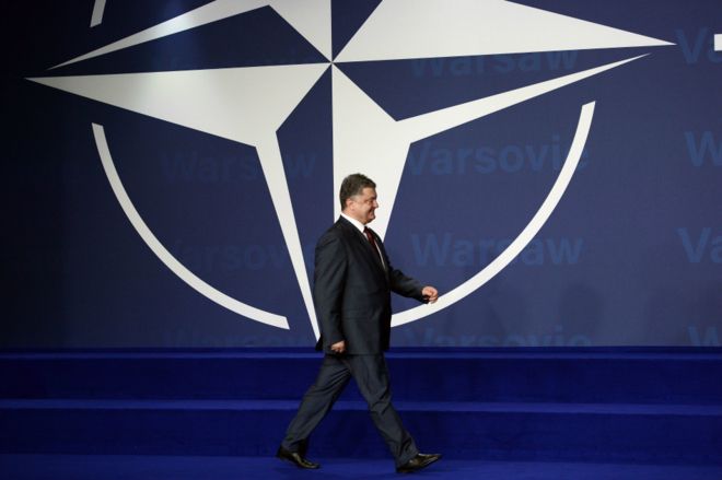Порошенко поблагодарил НАТО за поддержку Украины